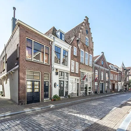 Blom aan de Gracht-3